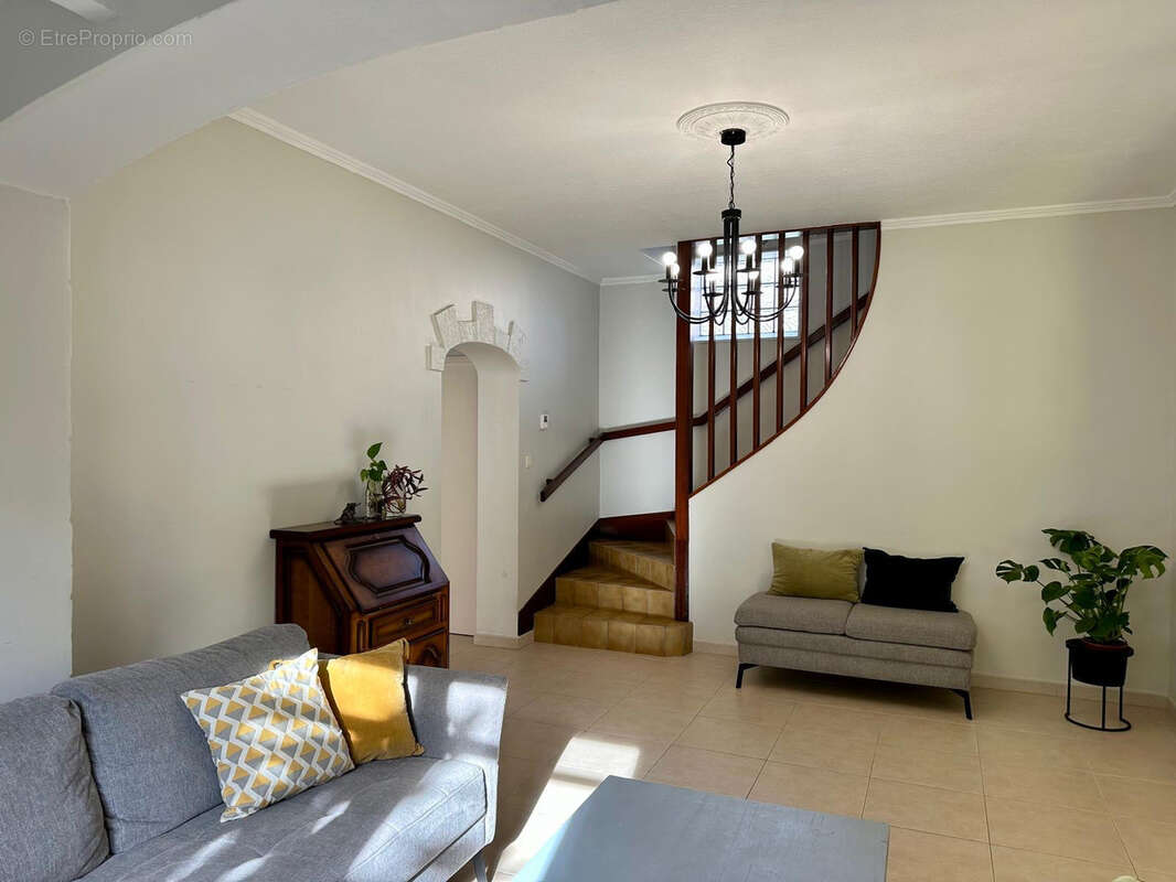 Maison à DECINES-CHARPIEU