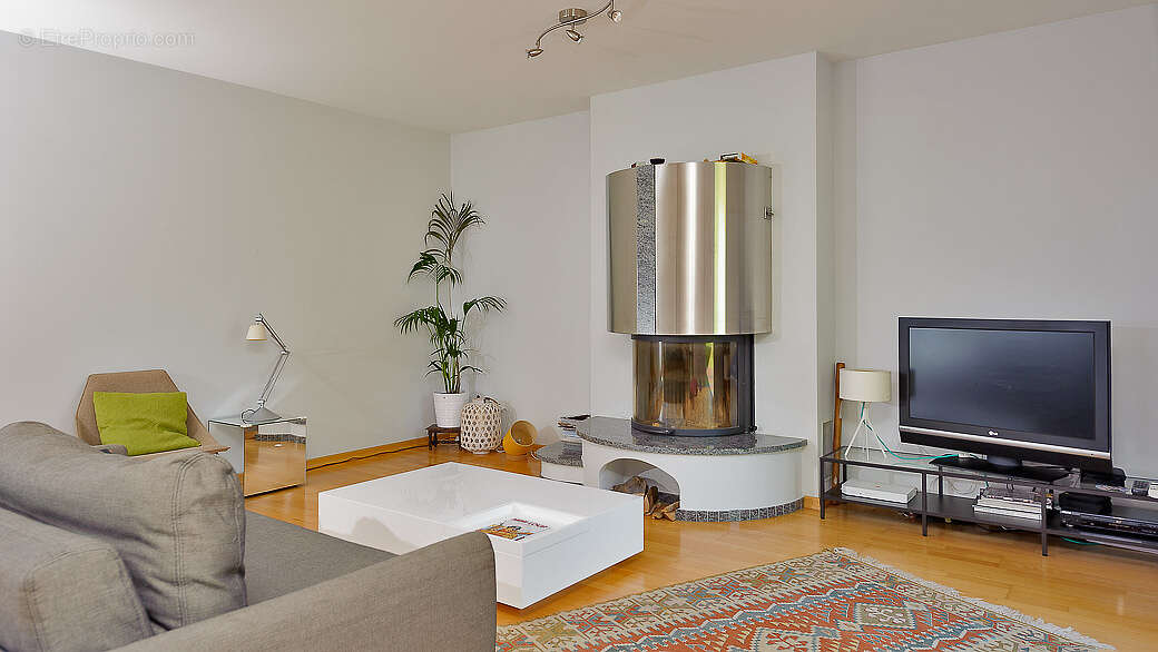 Maison à SAINT-GENIS-POUILLY