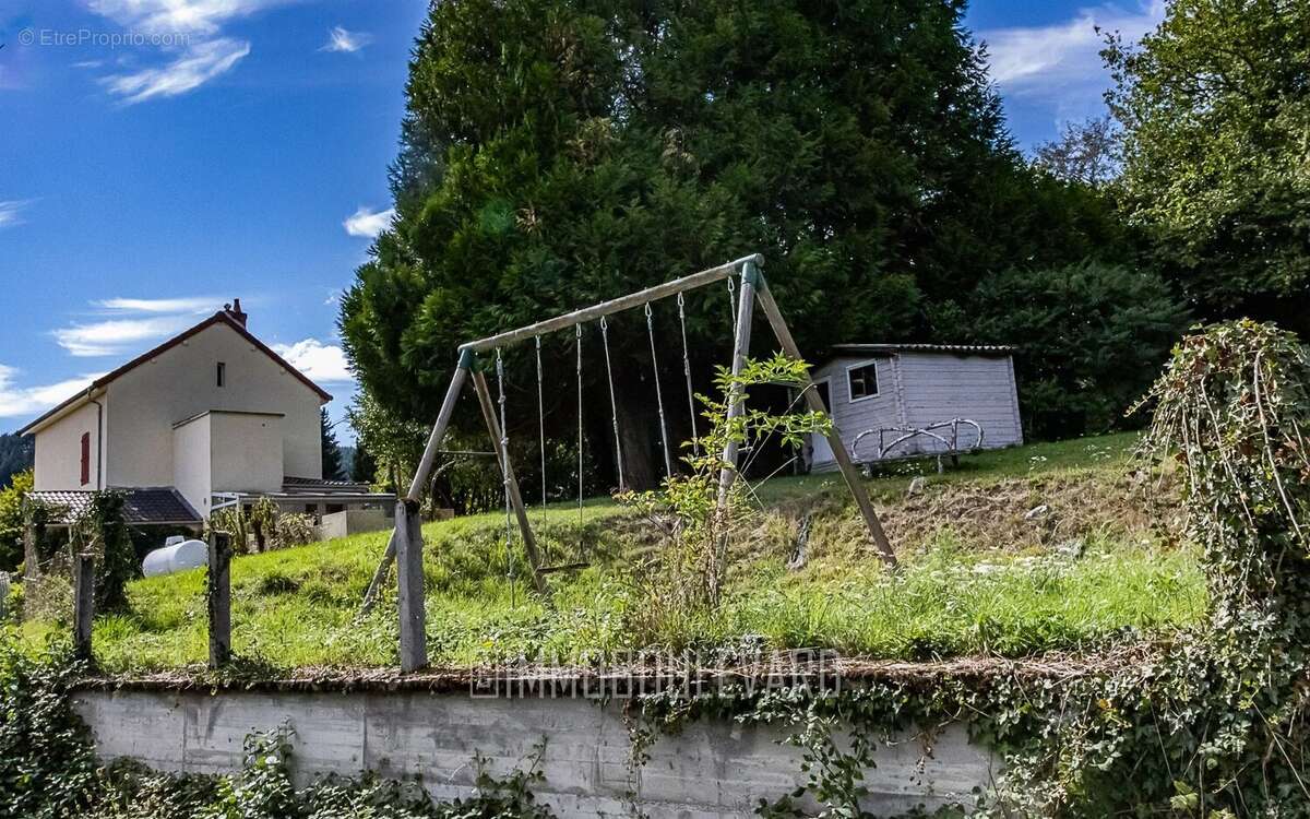 Maison à CHATEAUNEUF-LES-BAINS