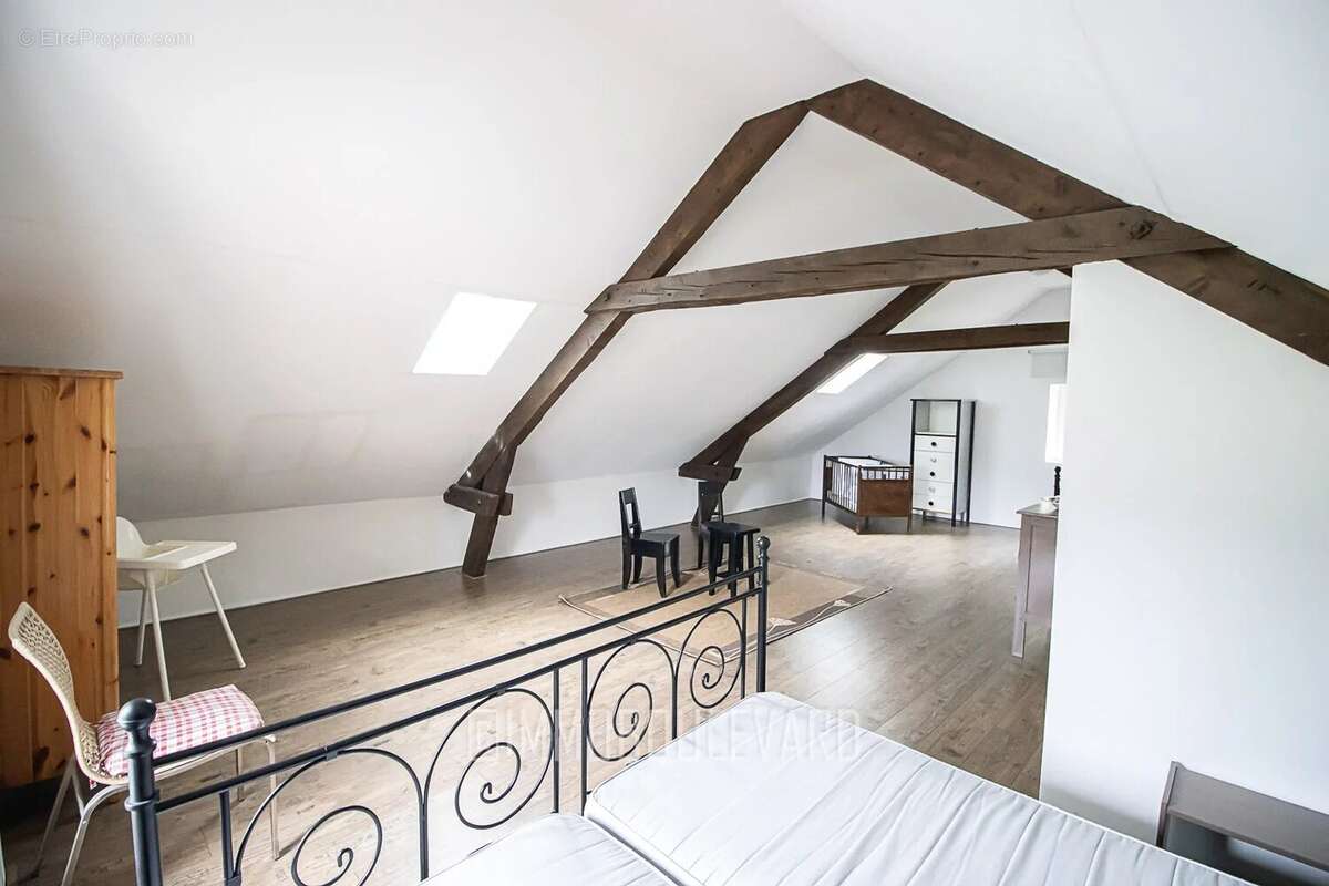 Maison à CHATEAUNEUF-LES-BAINS