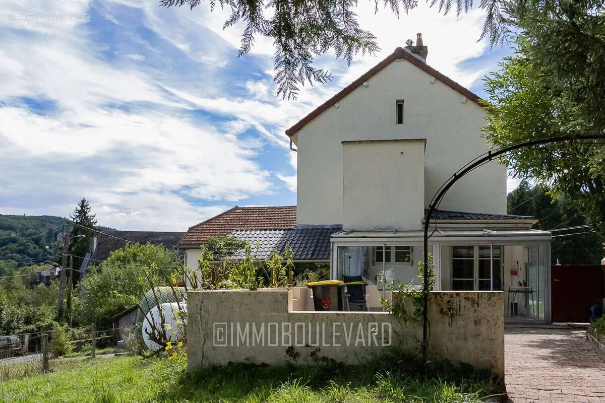 Maison à CHATEAUNEUF-LES-BAINS