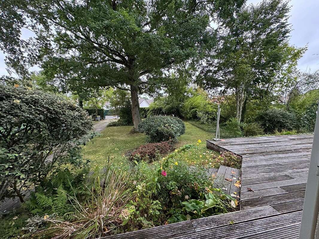 Maison à SAINT-NOM-LA-BRETECHE