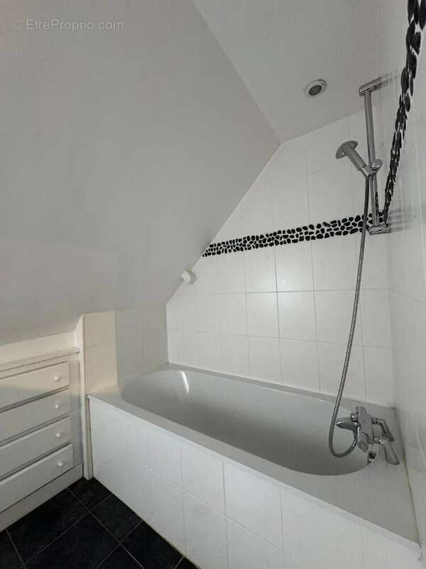 Maison à SAINT-NOM-LA-BRETECHE