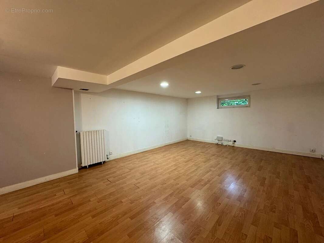 Maison à SAINT-NOM-LA-BRETECHE