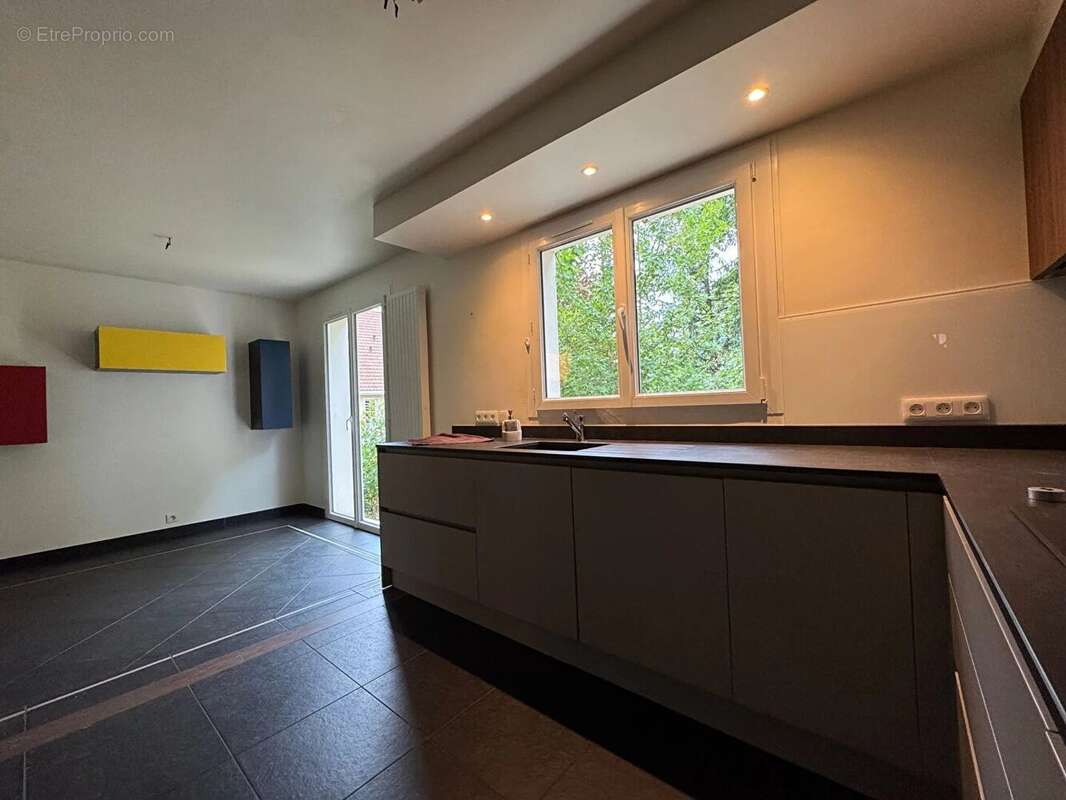 Maison à SAINT-NOM-LA-BRETECHE