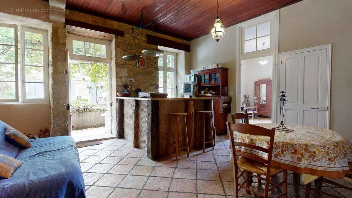 SAINTCYPRIENMAISONCOEURDEVILLAGE08292025171735 - Maison à SAINT-CYPRIEN