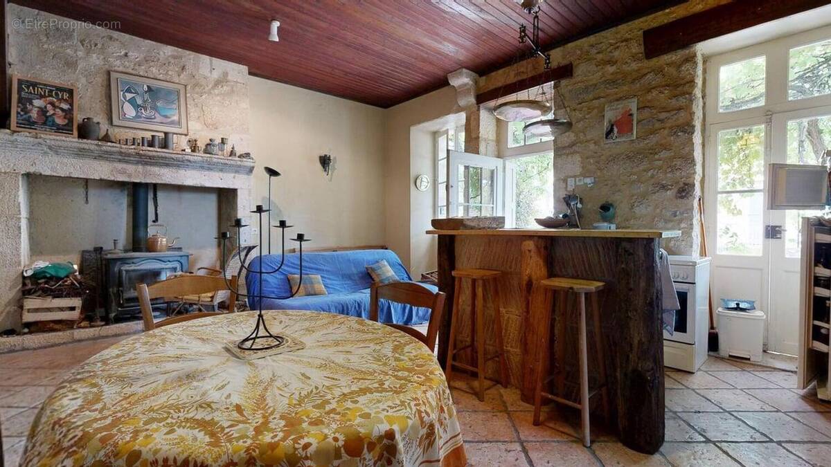 SAINTCYPRIENMAISONCOEURDEVILLAGE08292025171753 - Maison à SAINT-CYPRIEN