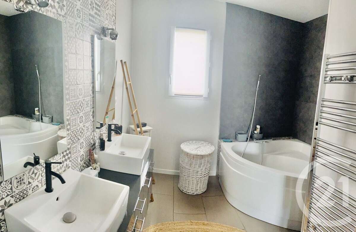 Maison à SAINT-ANDRE-DE-CUBZAC