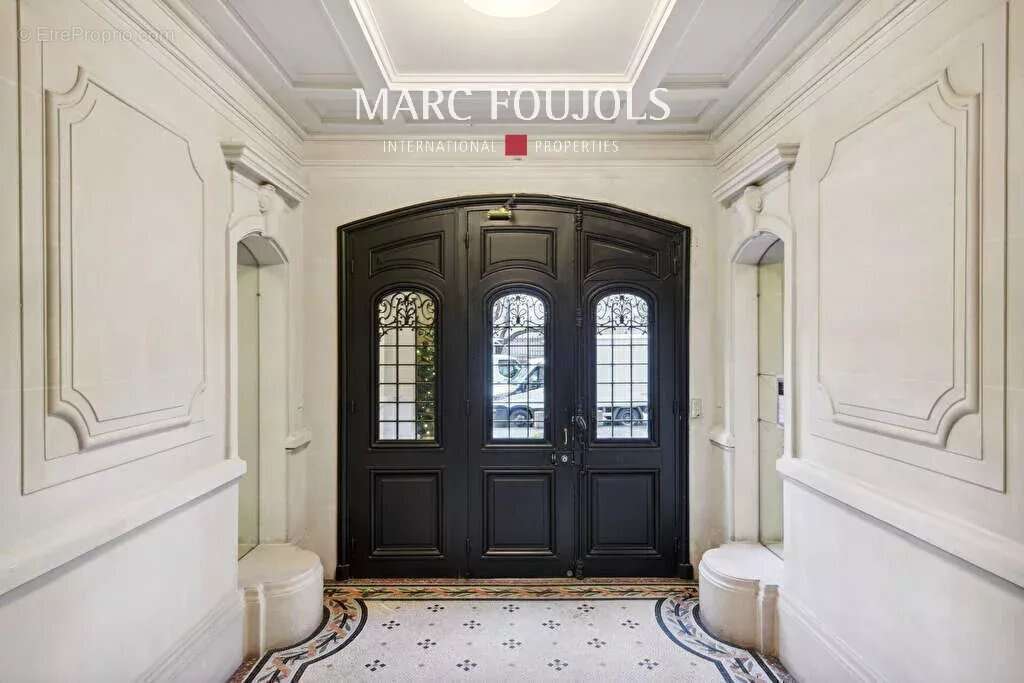 Appartement à PARIS-16E