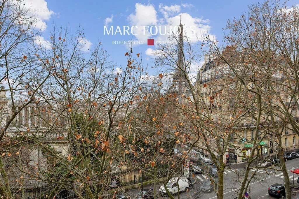 Appartement à PARIS-16E