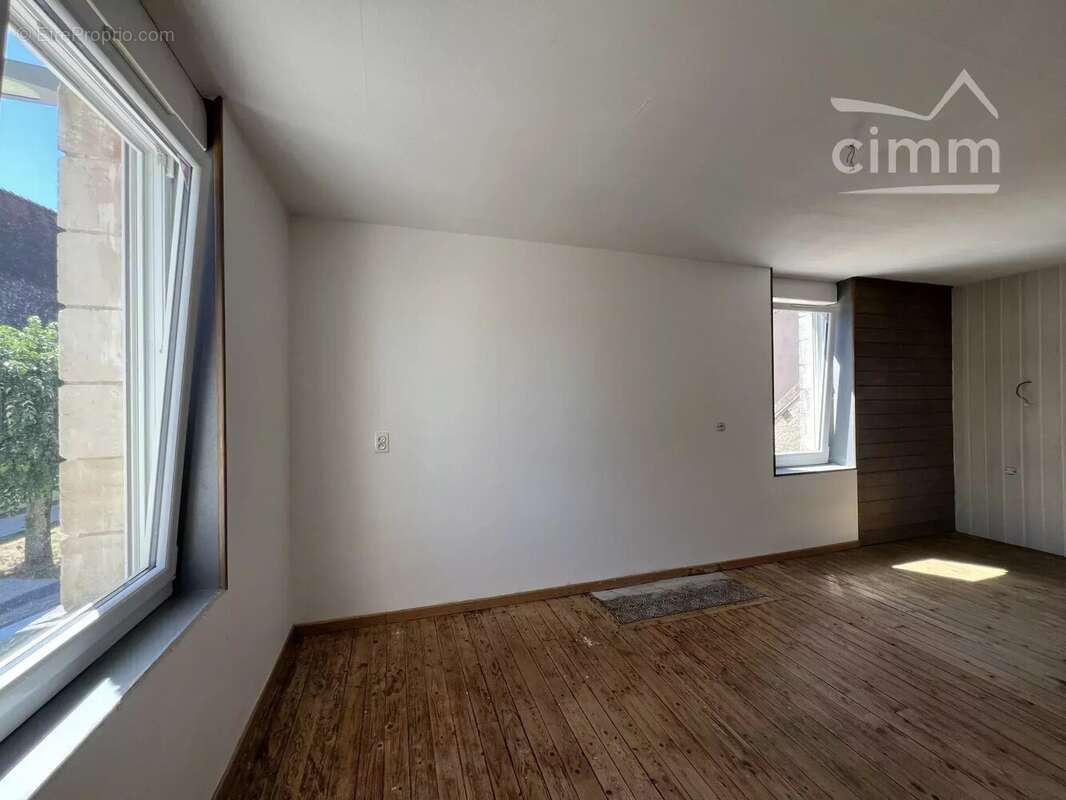 Appartement à NEUVY-GRANDCHAMP