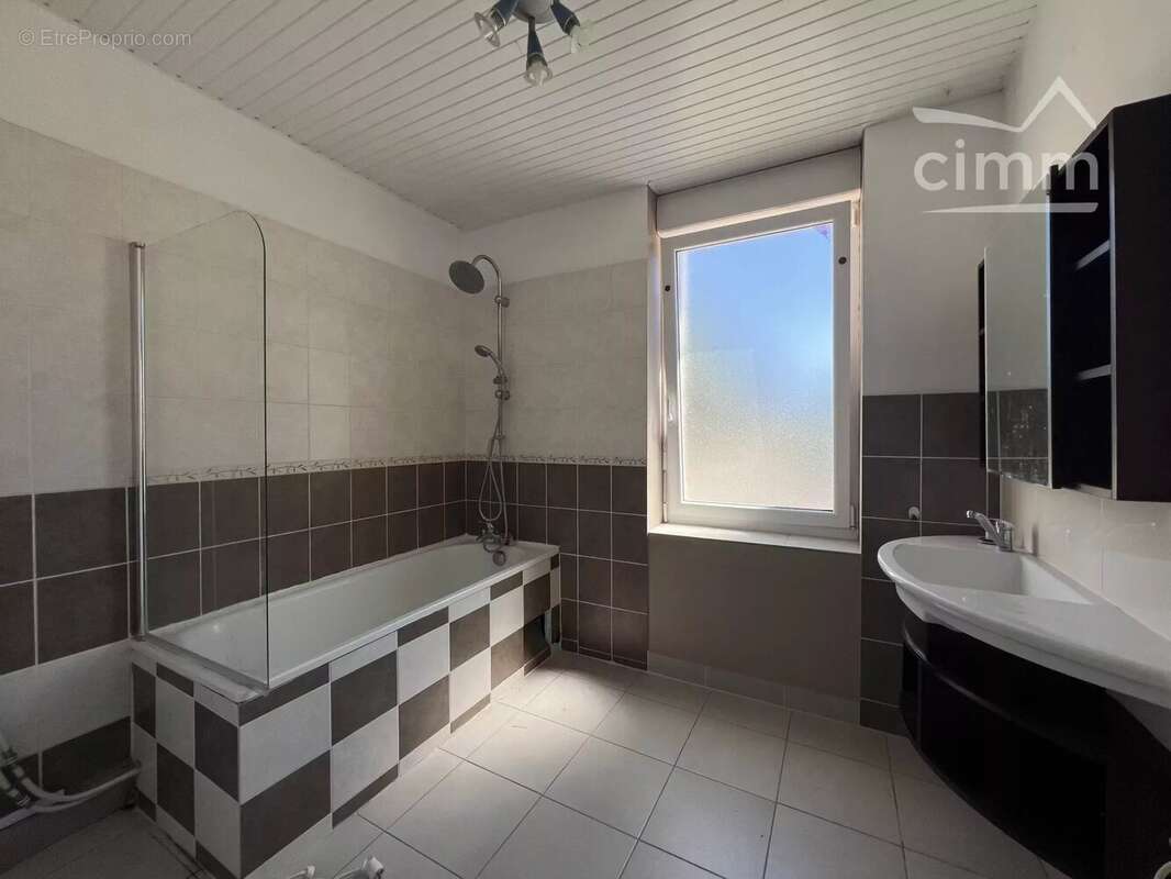 Appartement à NEUVY-GRANDCHAMP