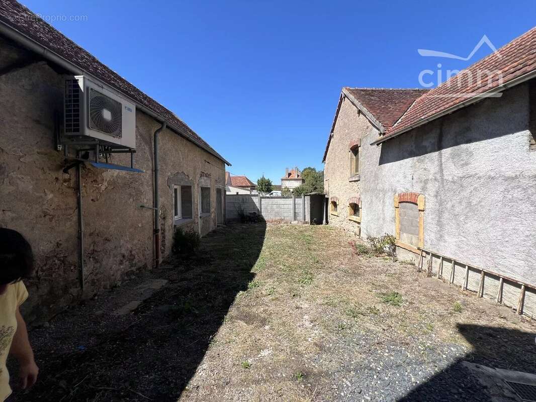 Appartement à NEUVY-GRANDCHAMP