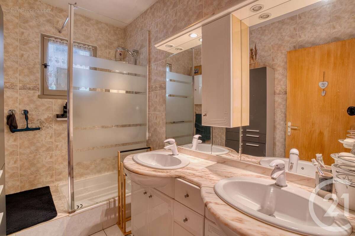 Maison à SAINTE-EUPHEMIE