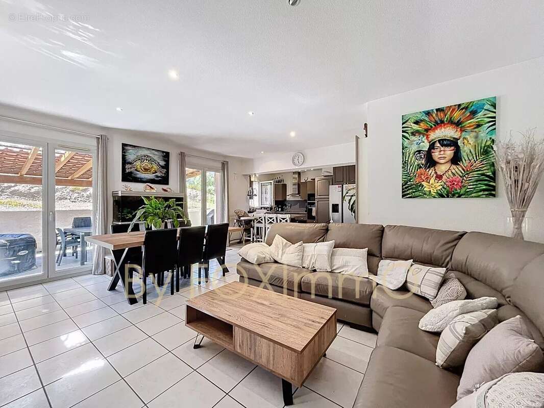 Maison à MONTAUROUX