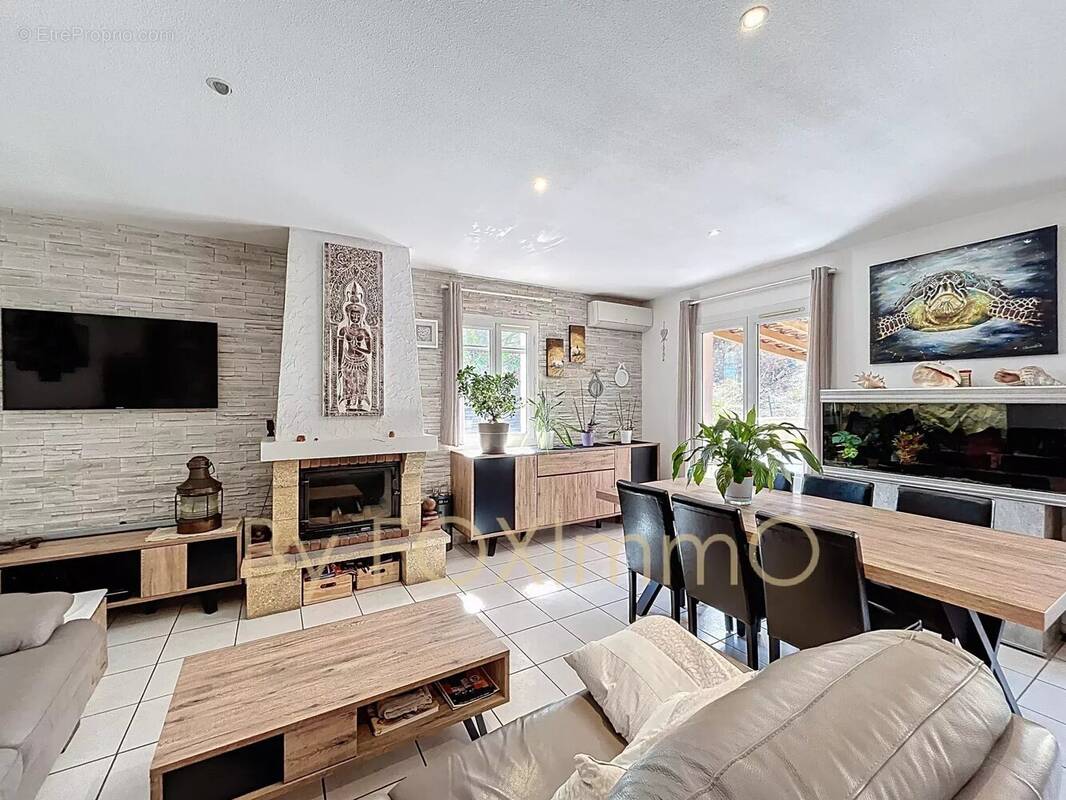 Maison à MONTAUROUX