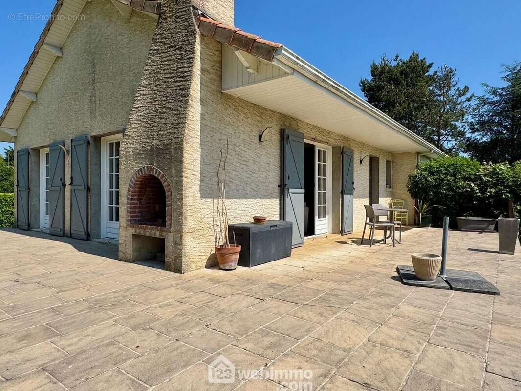 Avec barbecue, - Maison à MIGNE-AUXANCES