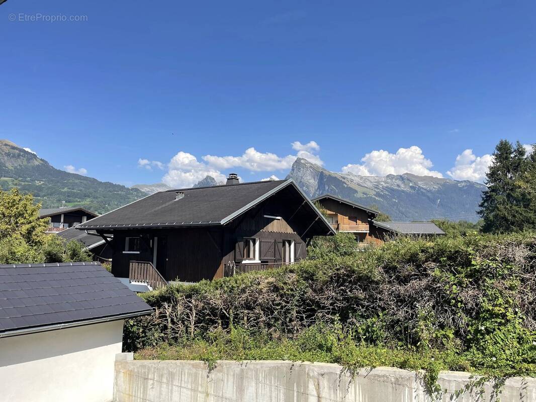 Appartement à MORILLON