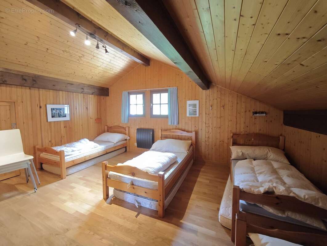 Appartement à MORILLON