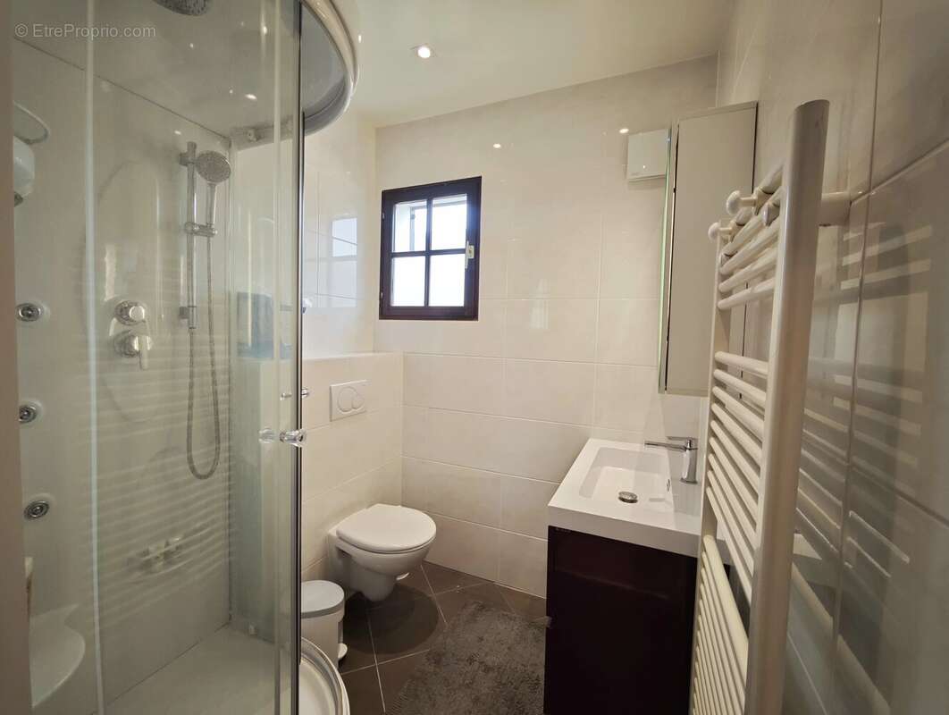 Appartement à MORILLON