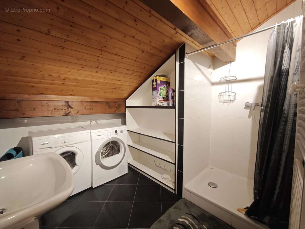 Appartement à MORILLON