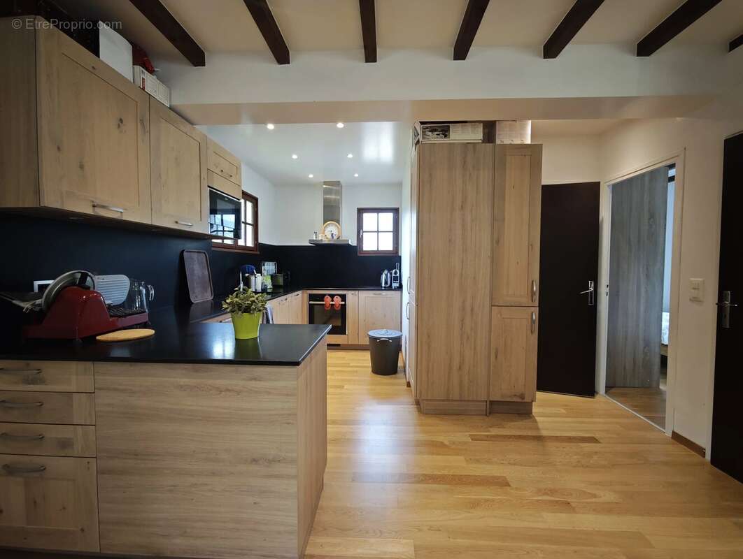 Appartement à MORILLON