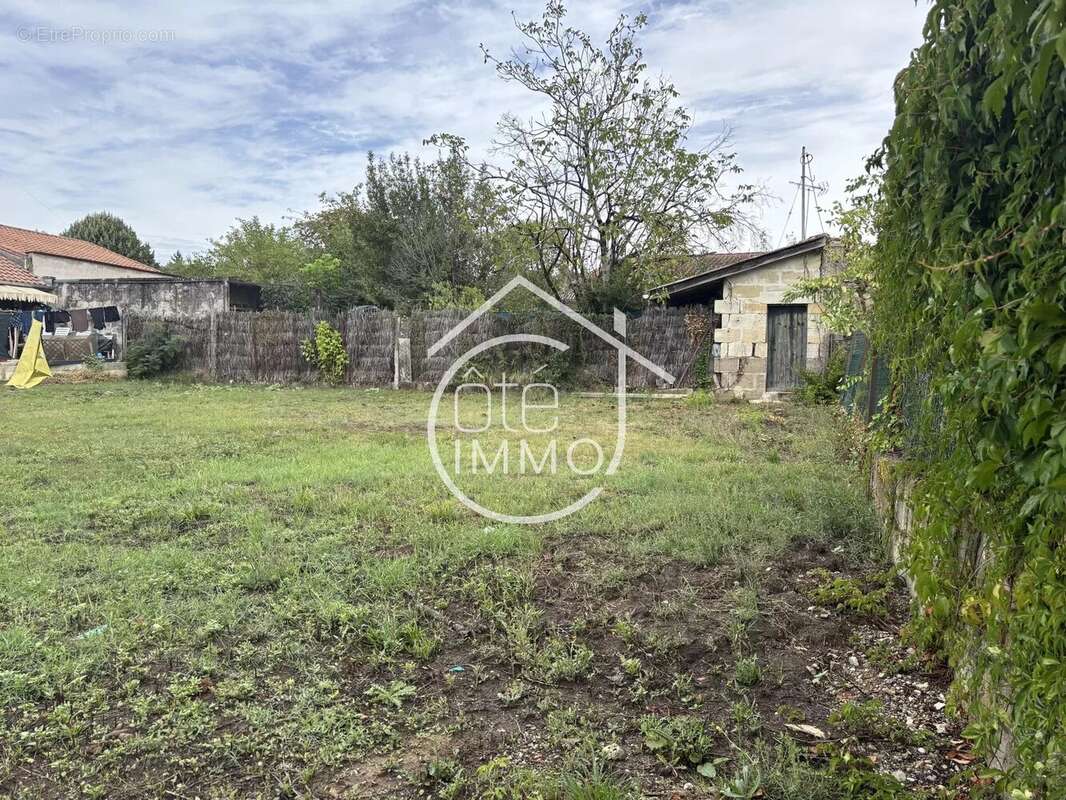 Terrain à CASTILLON-LA-BATAILLE