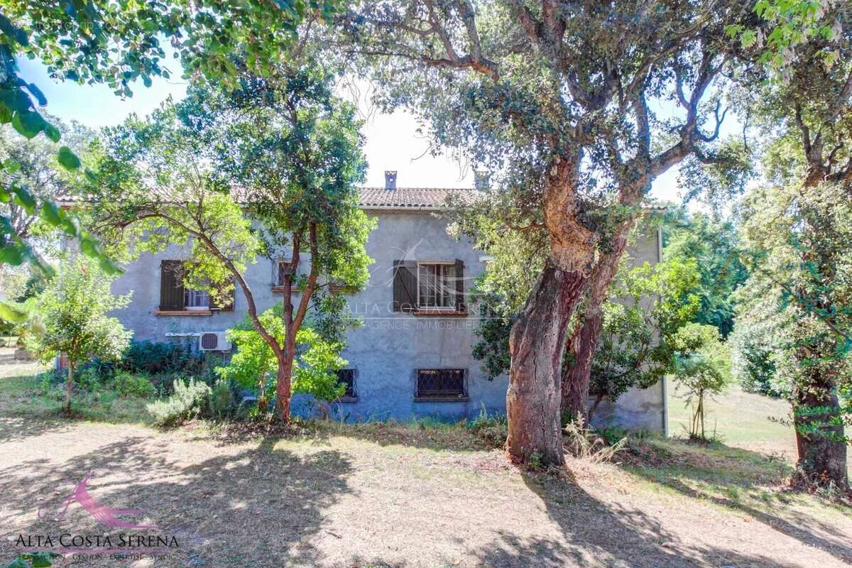 Maison à LINGUIZZETTA