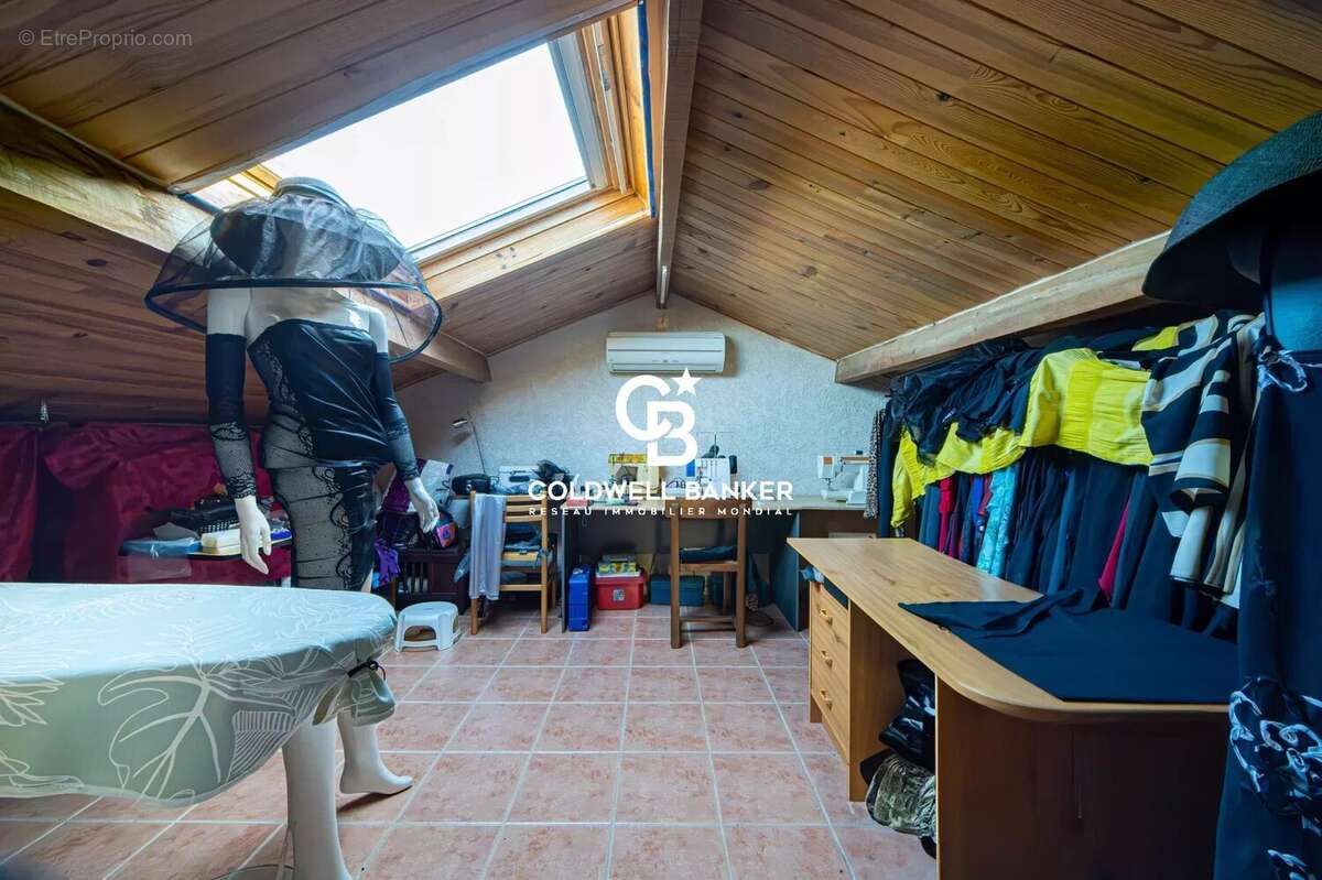 Appartement à GARONS