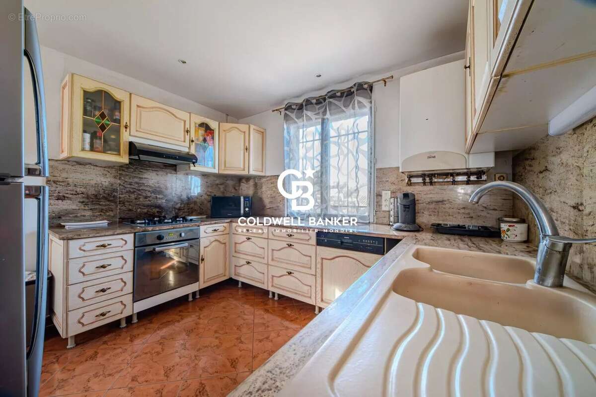 Appartement à GARONS