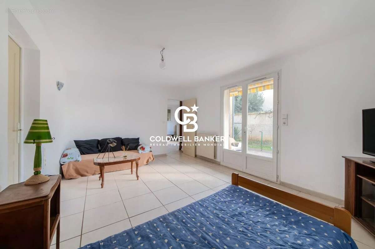 Appartement à GARONS