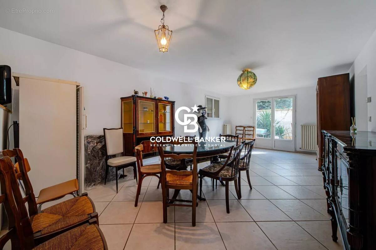 Appartement à GARONS