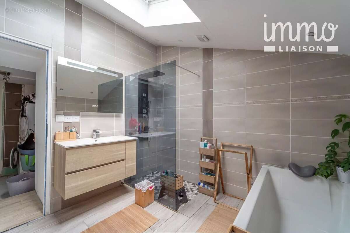 Maison à VILLE-LANGY