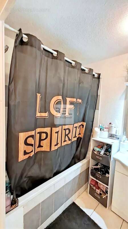 Appartement à BAGNOLS-SUR-CEZE