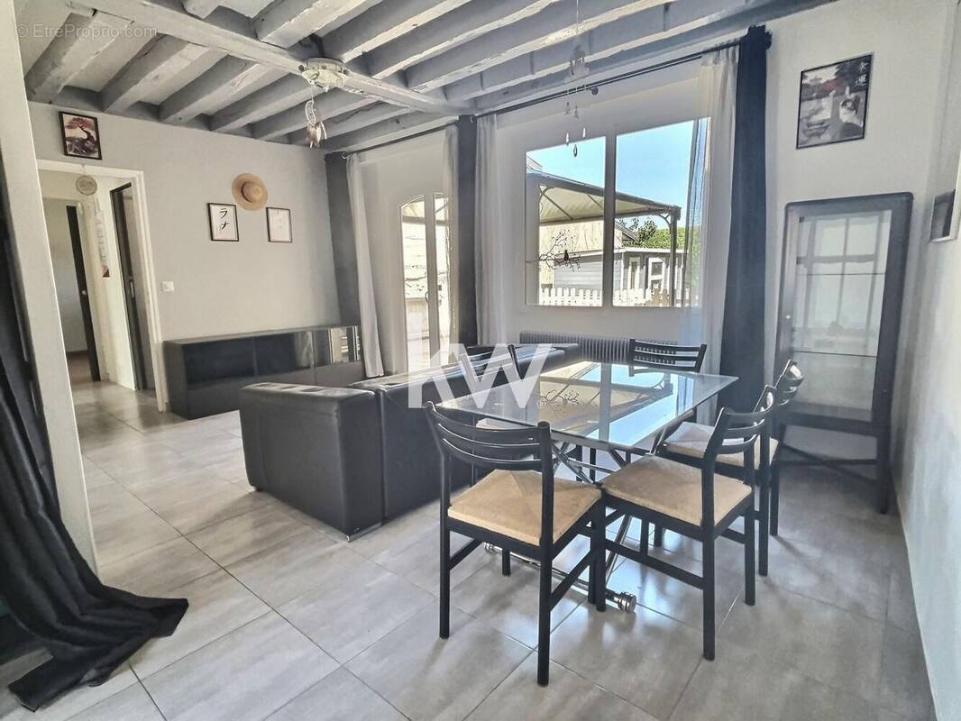 Appartement à MENNECY