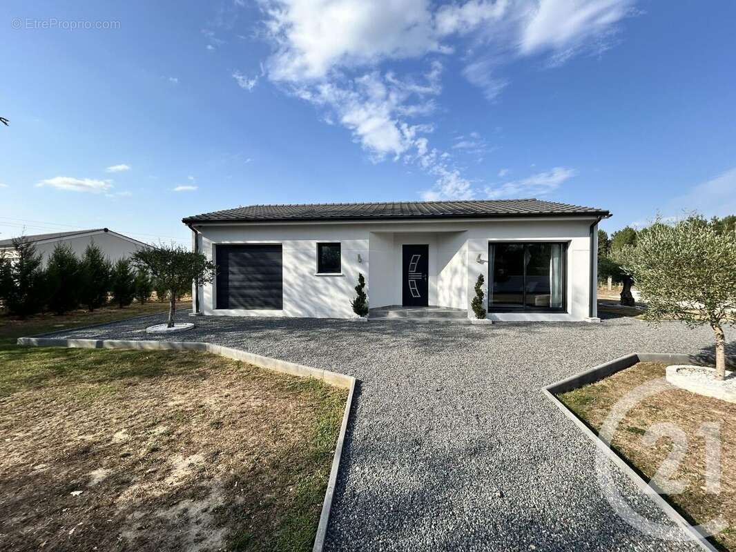 Maison à SAINT-PIERRE-DU-PALAIS