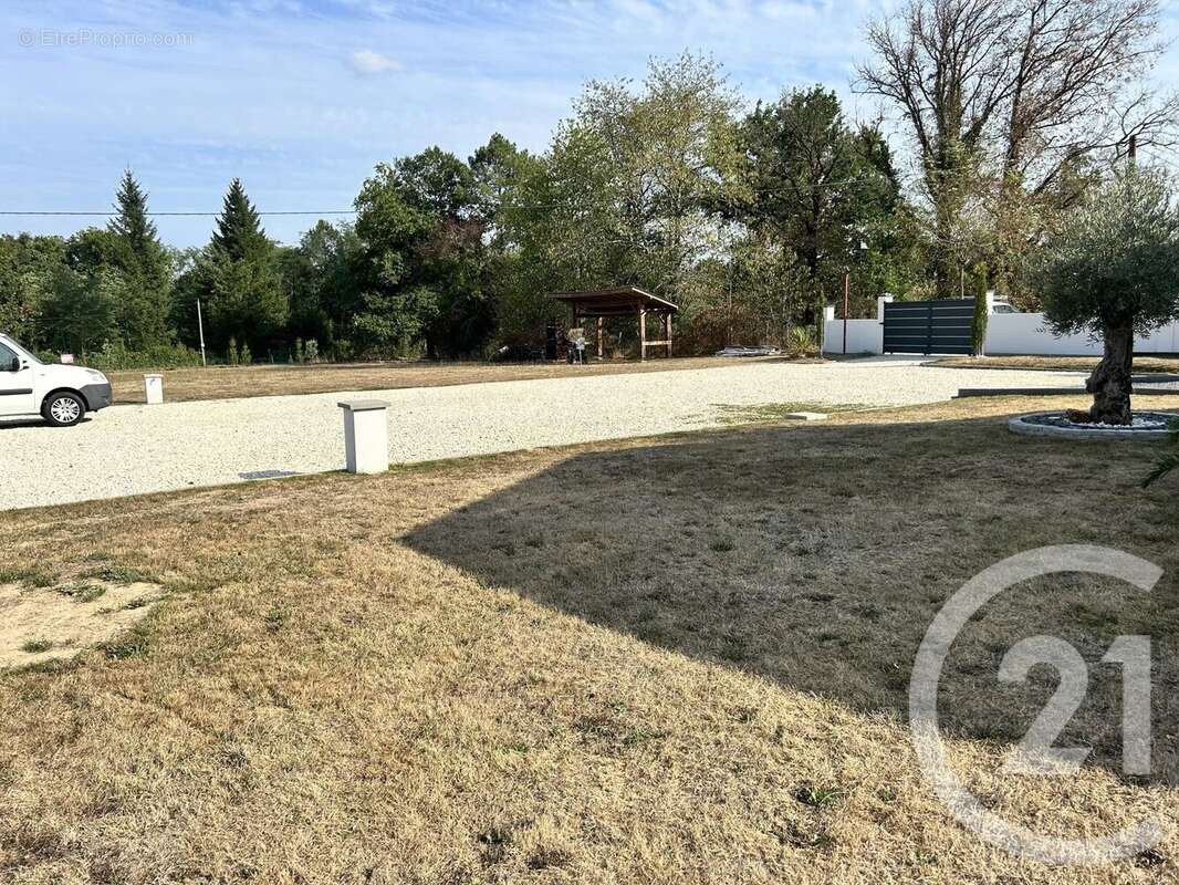 Maison à SAINT-PIERRE-DU-PALAIS