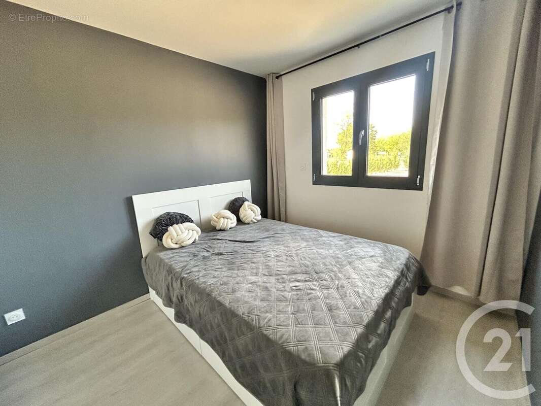 Maison à SAINT-PIERRE-DU-PALAIS