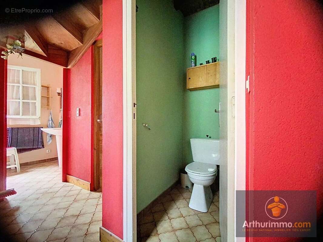 Maison à SAINT-CHAMASSY