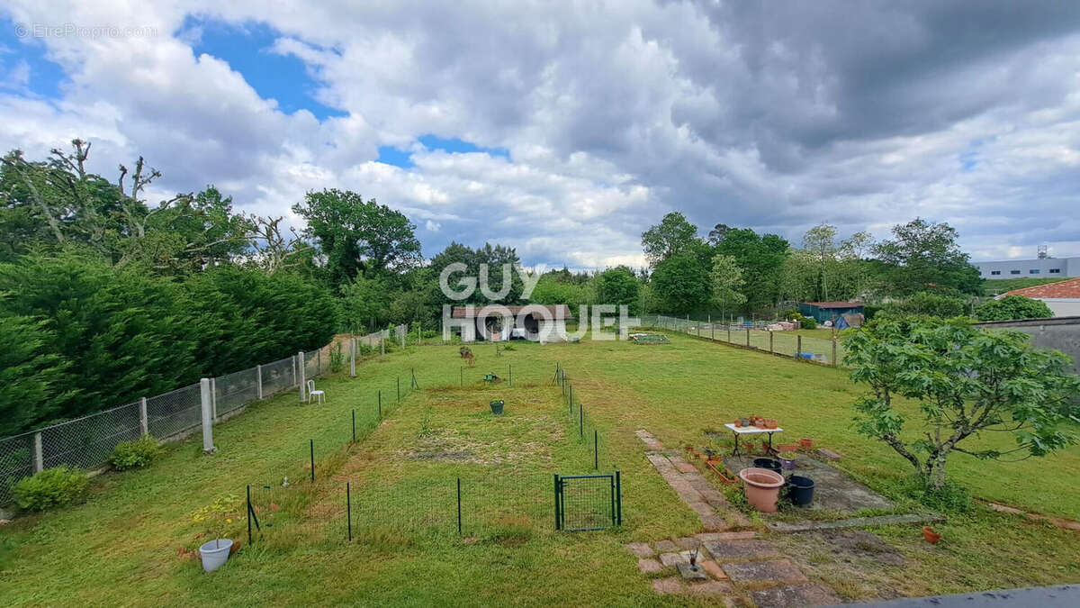 Maison à RION-DES-LANDES