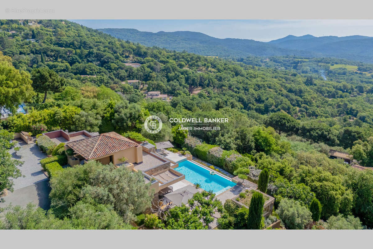 Maison à LA GARDE-FREINET