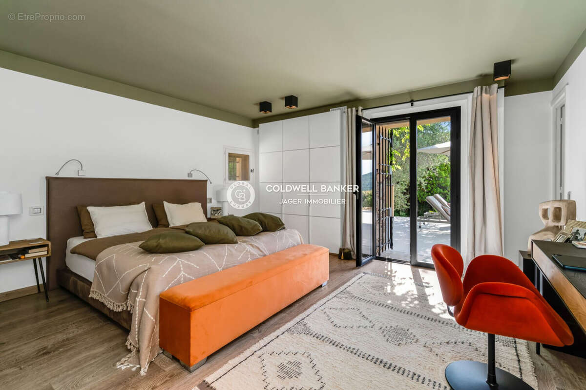 Maison à LA GARDE-FREINET