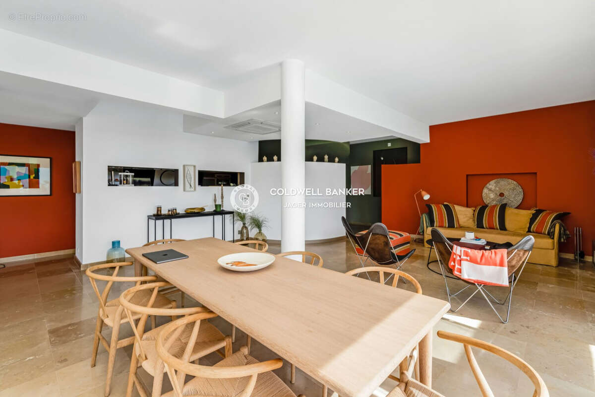 Maison à LA GARDE-FREINET