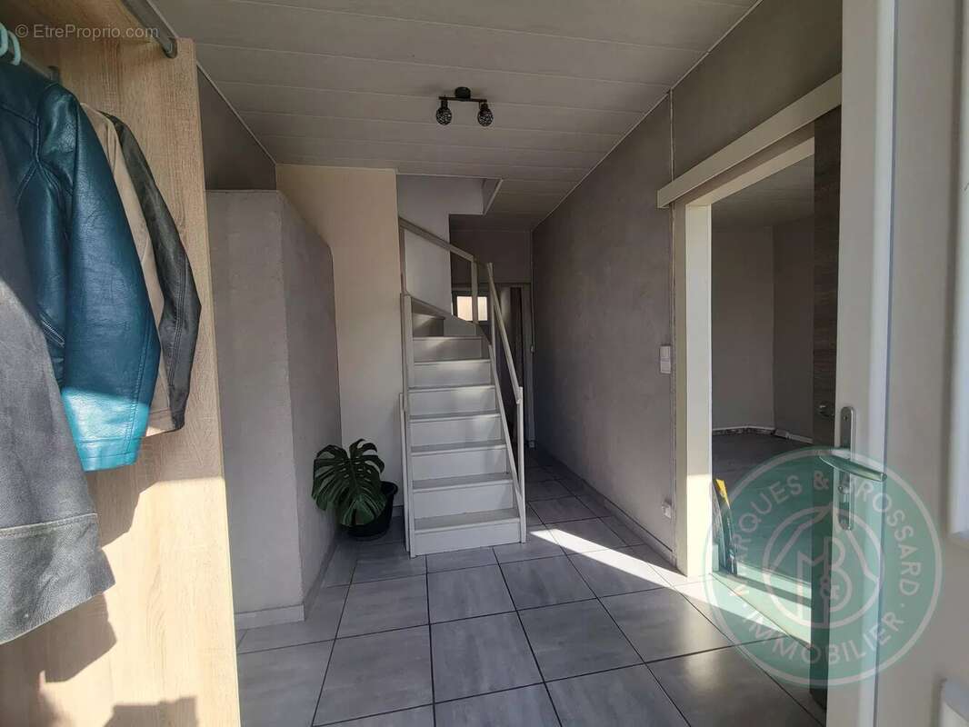 Maison à CASTETPUGON