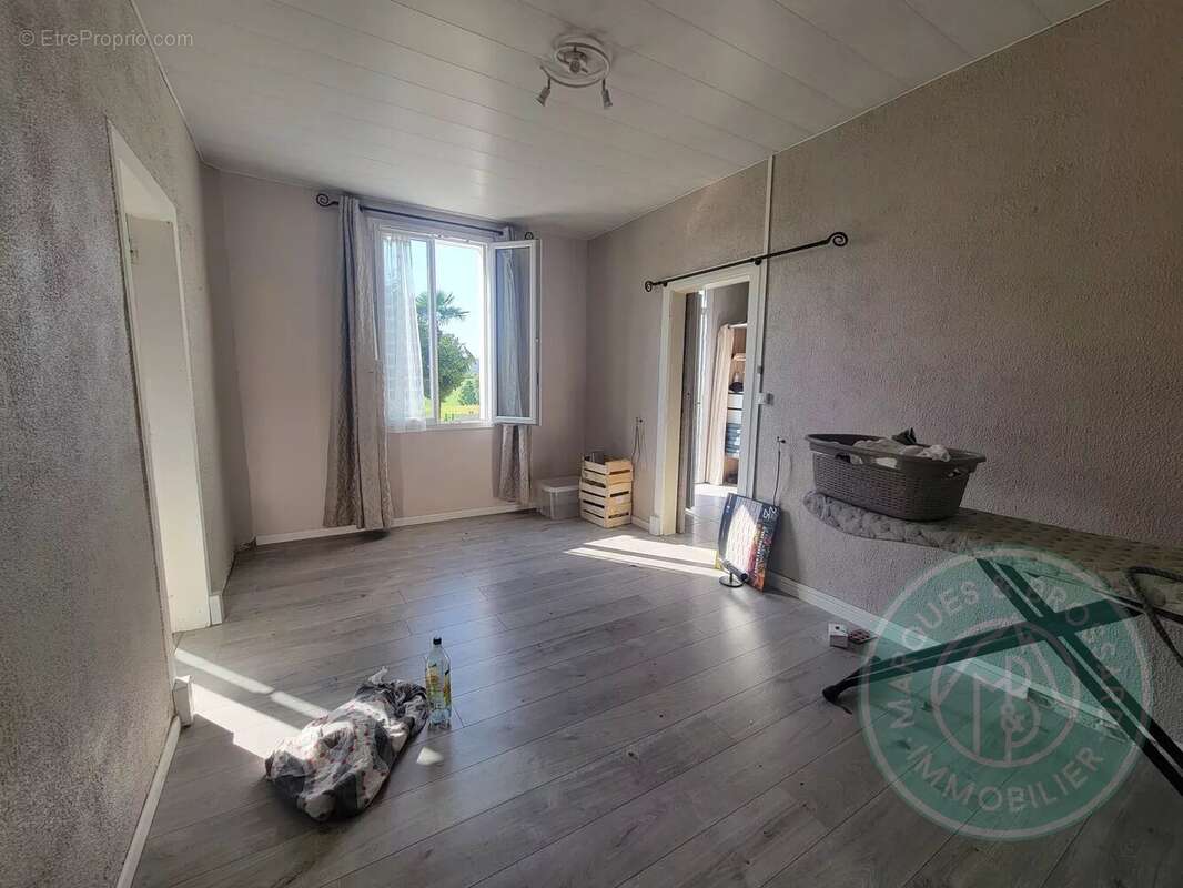 Maison à CASTETPUGON