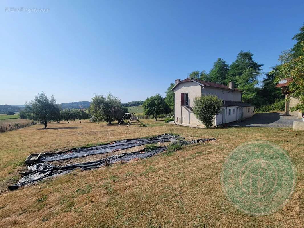 Maison à CASTETPUGON