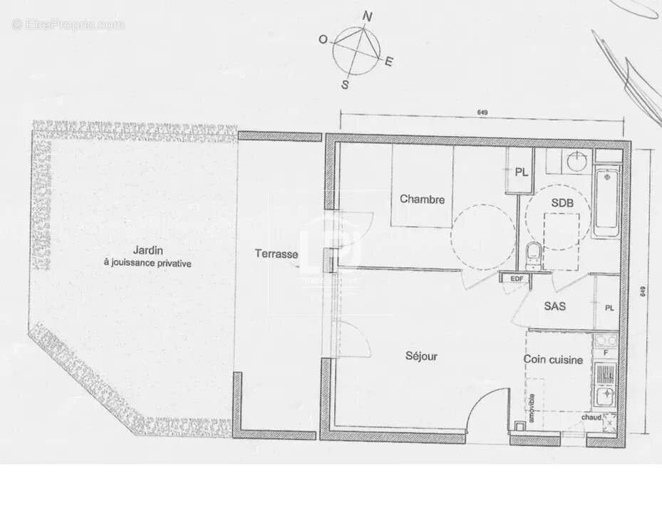 Appartement à PINS-JUSTARET
