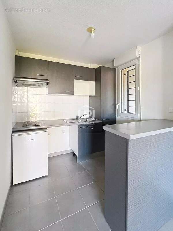 Appartement à PINS-JUSTARET