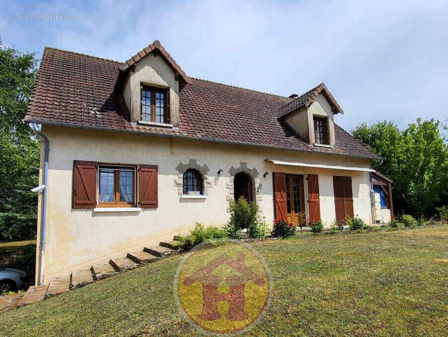 Maison à SAINT-JUNIEN