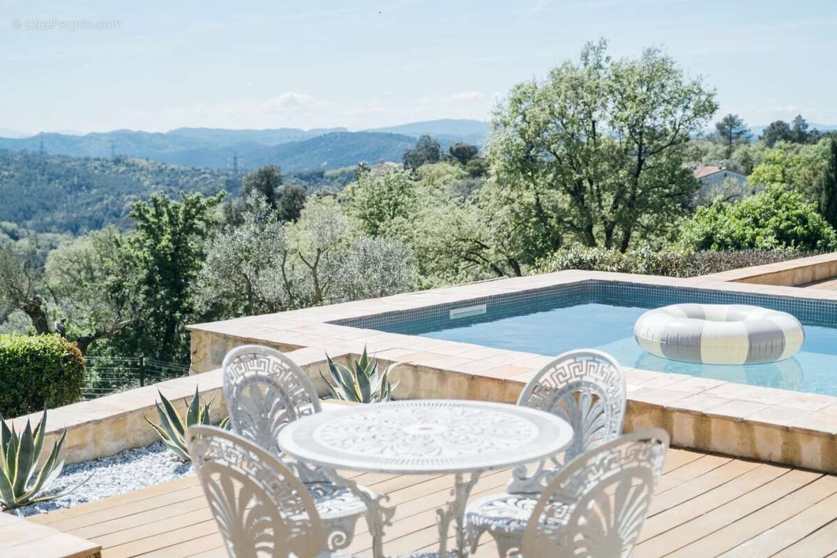 Maison à MONTAUROUX